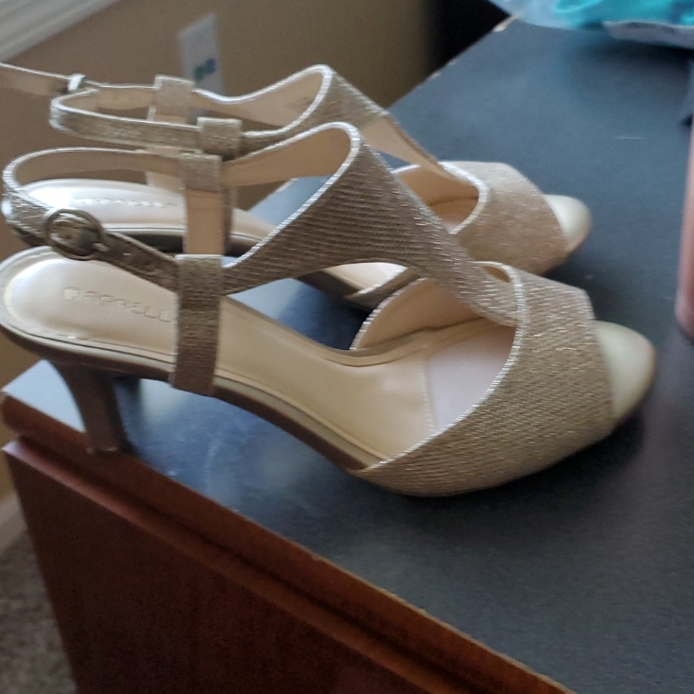 Shoes - Picture 2 of 6